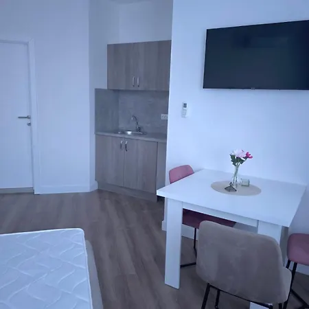 Apartman Mimoza *